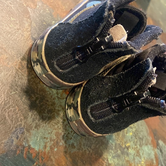 Vans - Picture 4 of 6